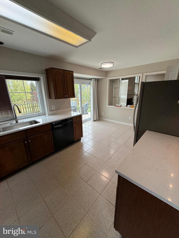Building Photo - 918 Catoctin Cir NE