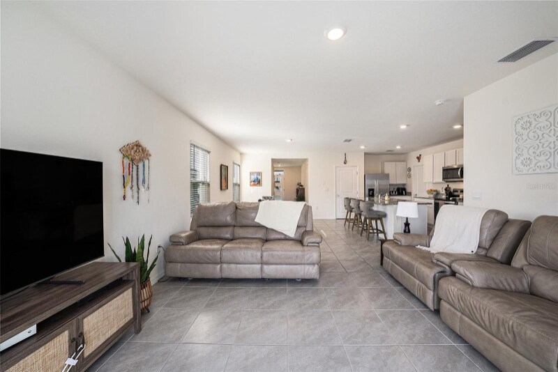 Building Photo - 3528 Maple Grv Wy