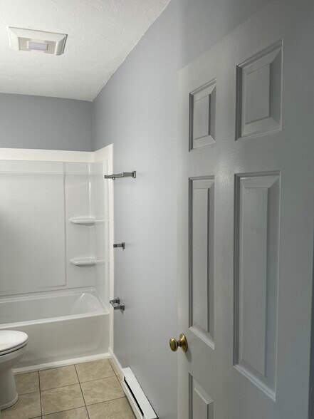 Building Photo - 85 Riverview Pl