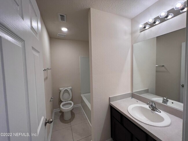 Building Photo - 12781 Veterans Ct