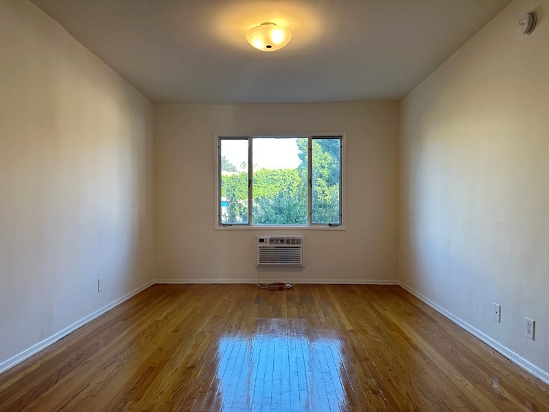 Building Photo - 4700 Los Feliz Blvd