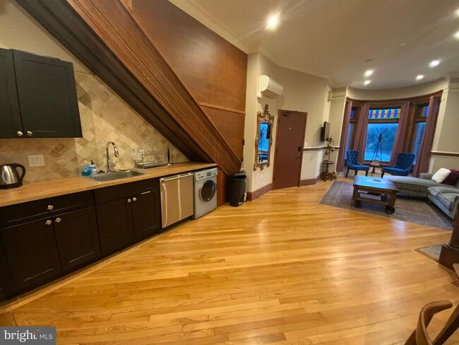 Building Photo - 1837 16th St NW