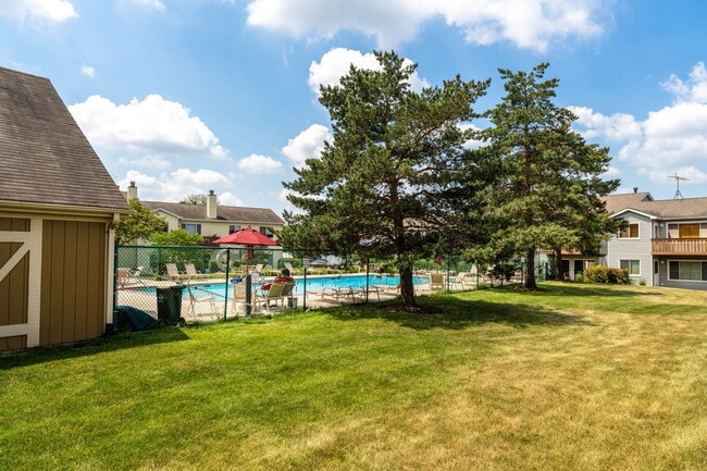 Building Photo - 741 Acorn Ct