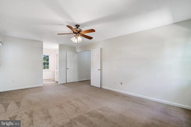 Building Photo - 6031 Mayfair Ln