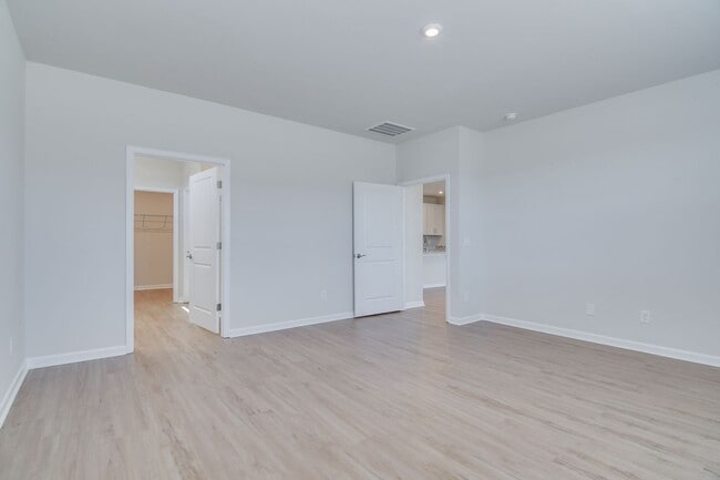 Building Photo - Stunning 4-Bedroom, 3-Bath New Construction Home with Master on Main and Upstairs Retreat