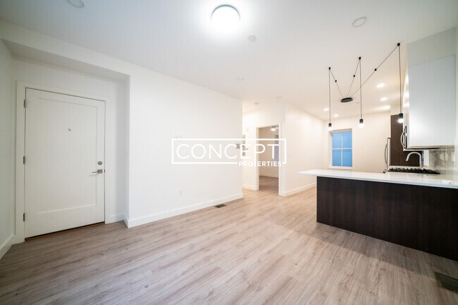 Building Photo - 1474 Tremont St