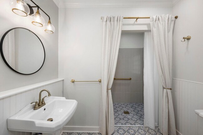 Building Photo - 6411 Illinois St