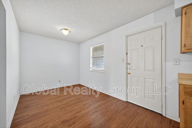 Building Photo - 309 Meadow Dr