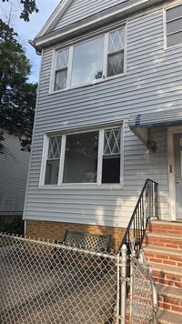 Building Photo - 42-21 65th Pl