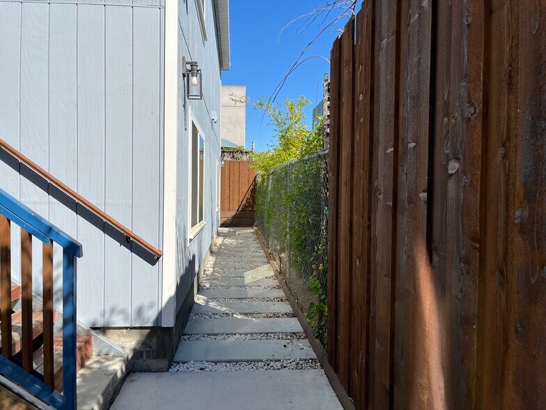 Building Photo - 3411 Adeline St