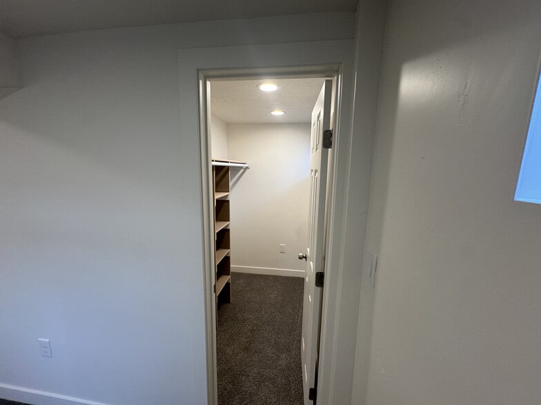 Basement Closet - 312 E Donna Cir