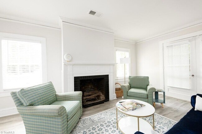 Building Photo - 208 Leftwich St