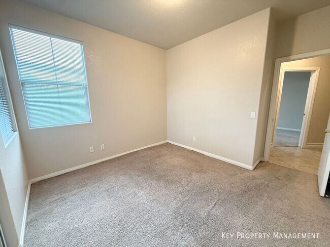 Building Photo - 10511 Broadhead-