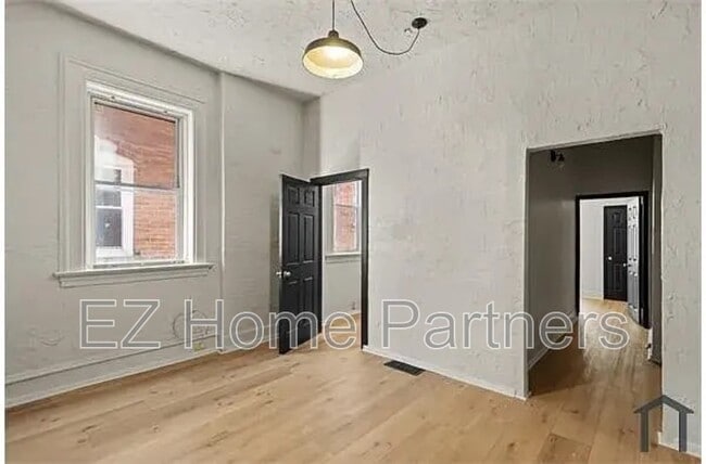 Building Photo - 3005-3007 S Compton Ave