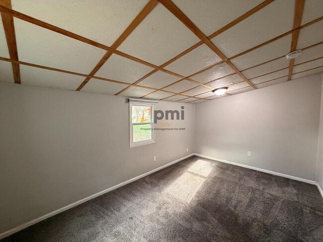 Building Photo - 325 Lahonda Dr