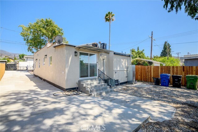 Building Photo - 10607 Whitegate Ave