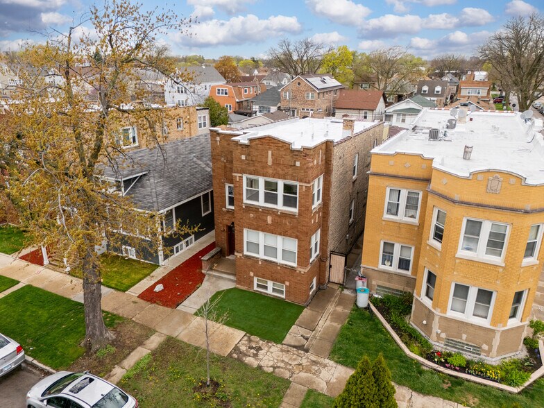 Primary Photo - 5304 W Cornelia Ave