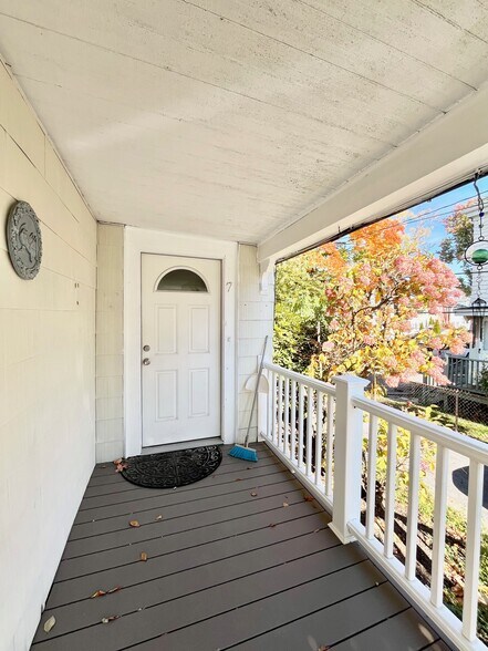 Building Photo - 7 Griggs Pl
