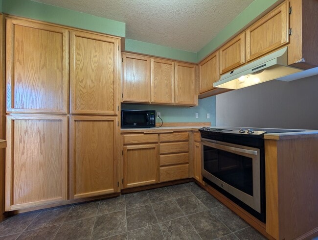 Building Photo - Wonderful 3-Bedroom, 2-Bath Home With Large Yard & A/C!