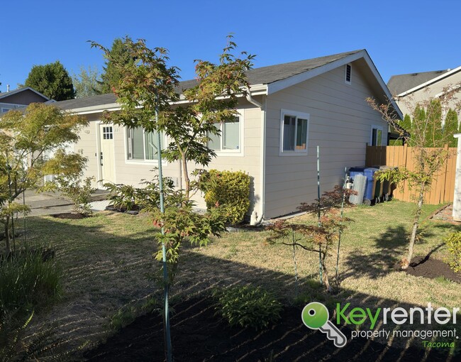 Building Photo - Magnificent Rambler Home in Pacific WA!