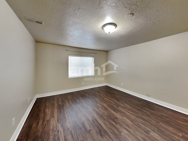 Building Photo - 168 Crystal Bay Dr
