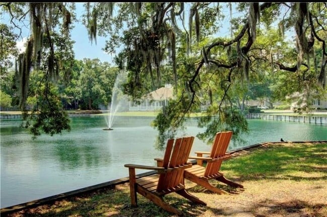 Building Photo - 850 Mallery St