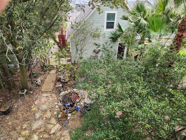 Building Photo - 3127 Avenue Q