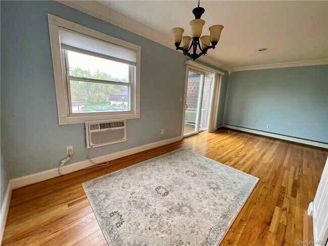 Building Photo - 6 Church Ln