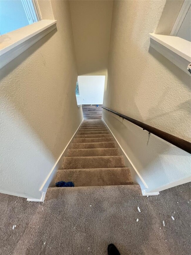 Building Photo - 404 Stone Water Ln