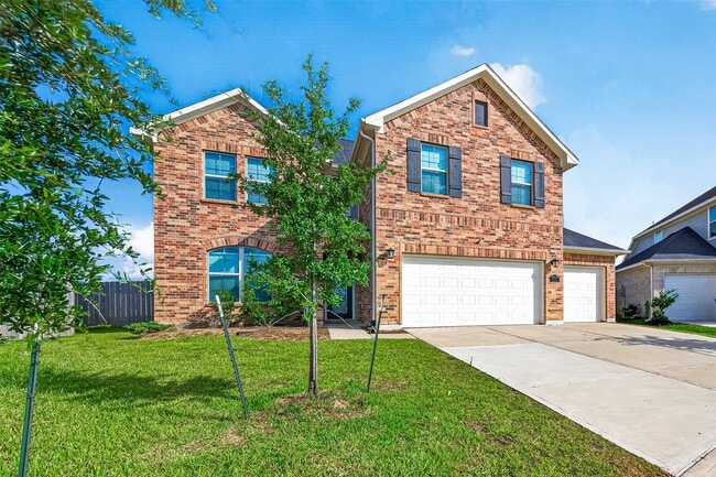 Building Photo - 8114 Royal Palm Ct