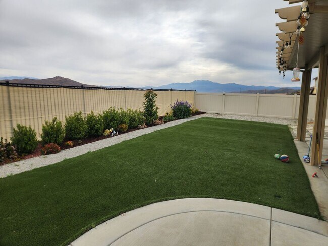 Building Photo - Upgraded Level Entry Home with Mountain Views!