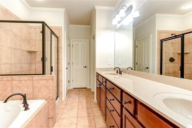Building Photo - 10424 Park Walk Point
