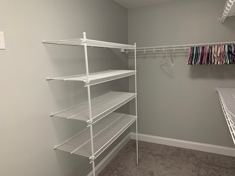 Building Photo - 17 1st St