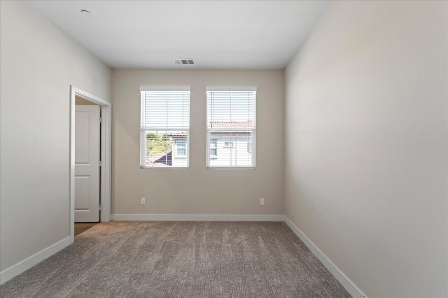 Building Photo - 4358 St Cloud Way