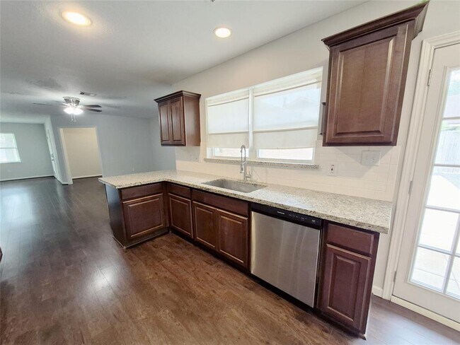 Building Photo - 10506 Chatterton Dr