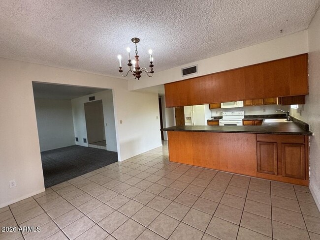 Building Photo - 1281 N Catalina Dr