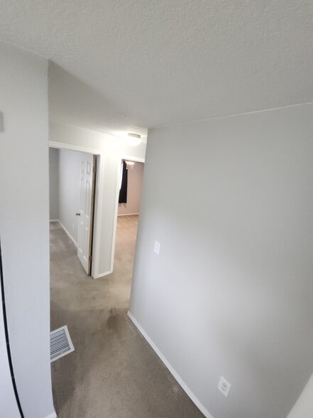 Building Photo - 38 NE 143rd Ave