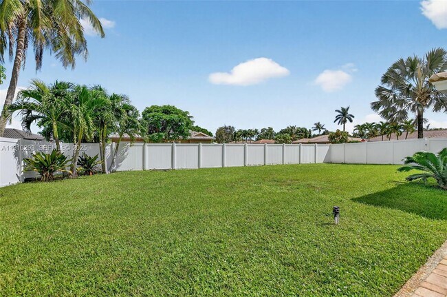 Building Photo - 5660 Golfway Dr