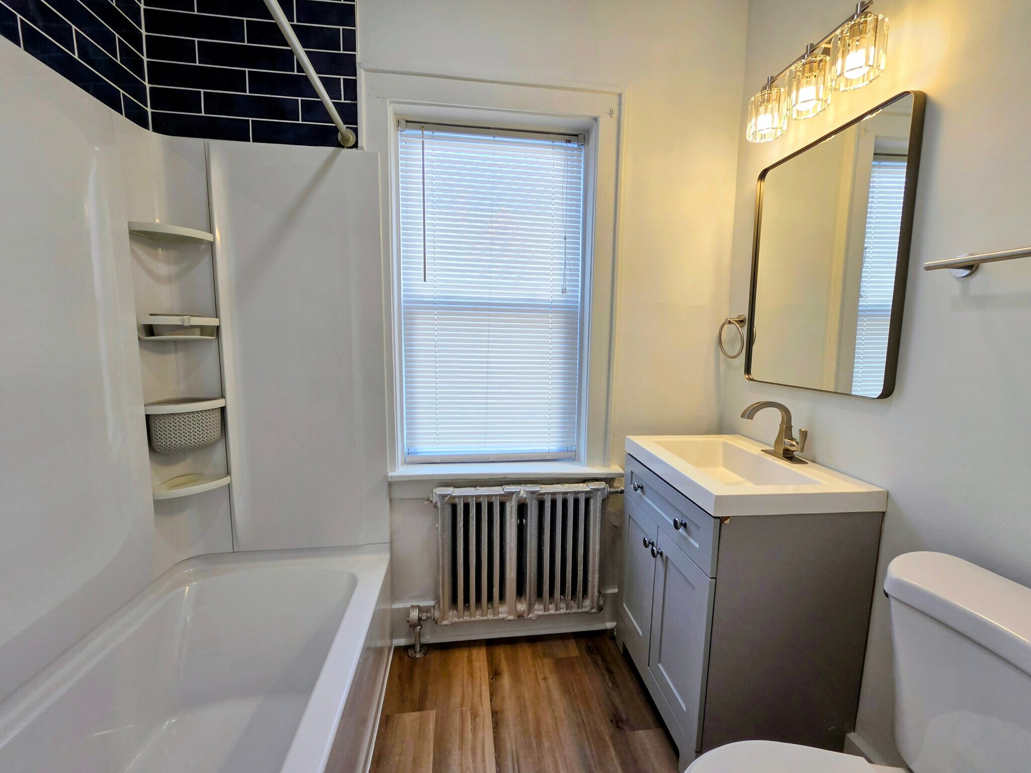 Building Photo - 1013 E Center St