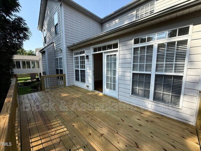 Building Photo - 2016 Weaver Forest Way