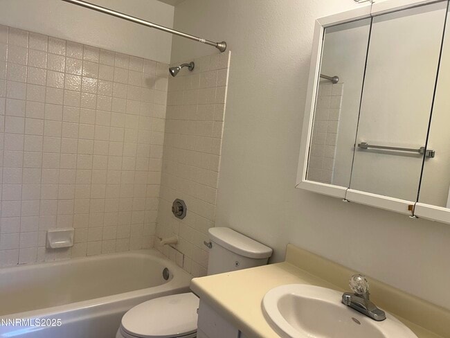 Building Photo - 6780 Peppermint Dr
