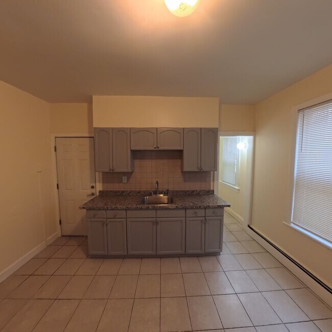 Building Photo - 140-142 Lorraine St