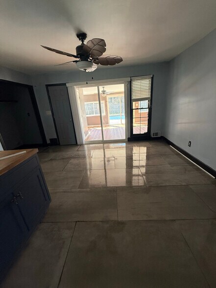 Building Photo - 785 Turner Dr