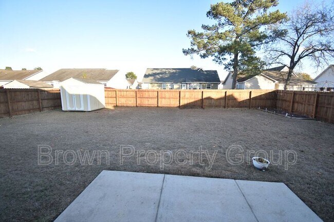 Building Photo - 5609 Thackeray Dr