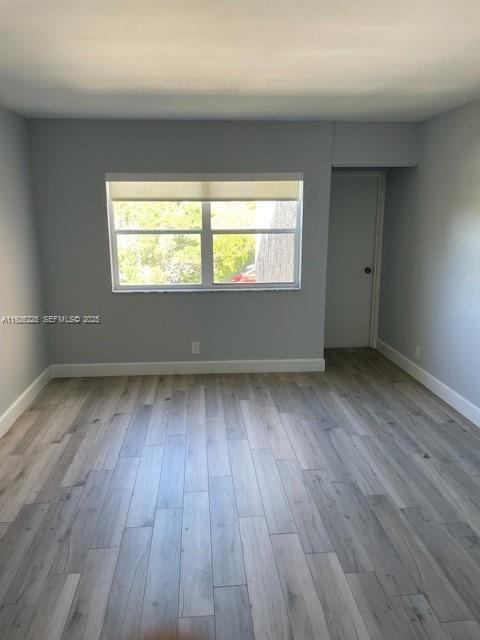 Building Photo - 240 Lakeview Dr