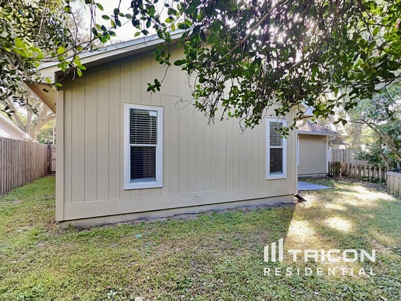Building Photo - 11456 Dustin Ct