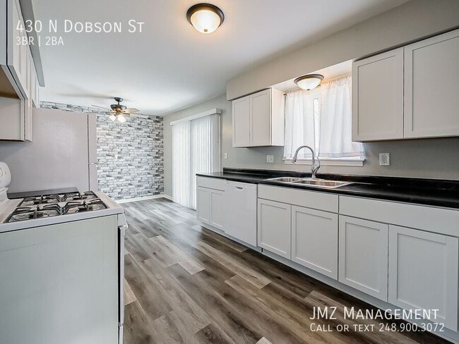 Building Photo - 430 N Dobson St