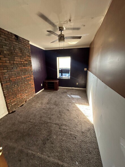 Building Photo - 3819 Kossuth Ave