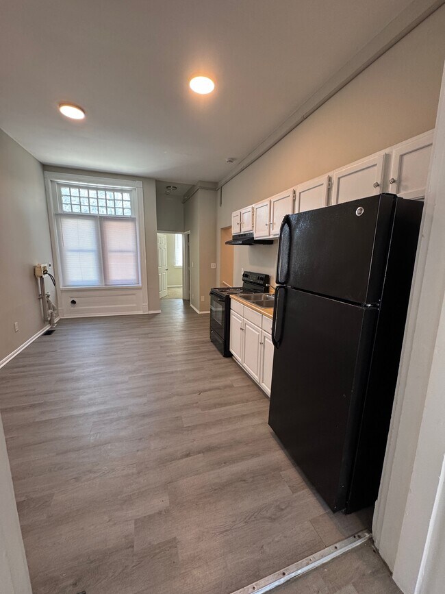 Building Photo - Old Louisville - Oak Street Apartments