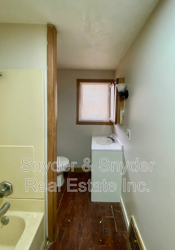 Building Photo - 93 Jewett St